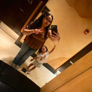 Meet your Posher, Mimi